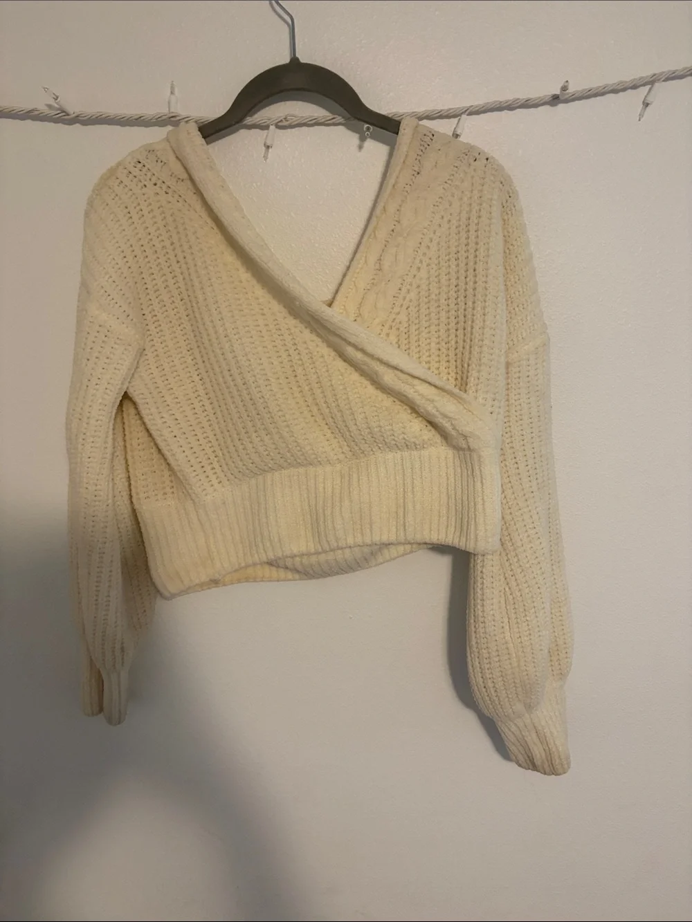 Derek Heart Cream Wrap V-Neck Cropped Sweater